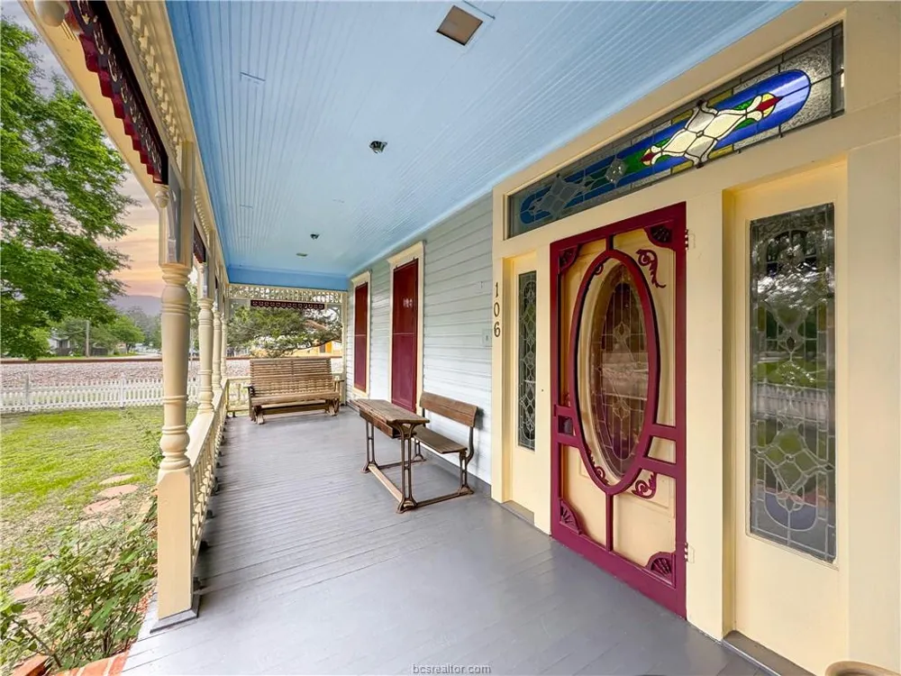 106 S Logan Avenue Bryan, TX 77803