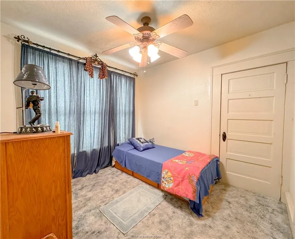 106 S Logan Avenue Bryan, TX 77803