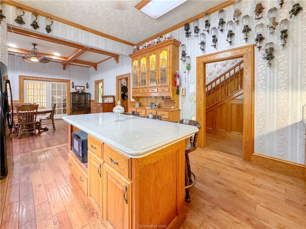 106 S Logan Avenue Bryan, TX 77803