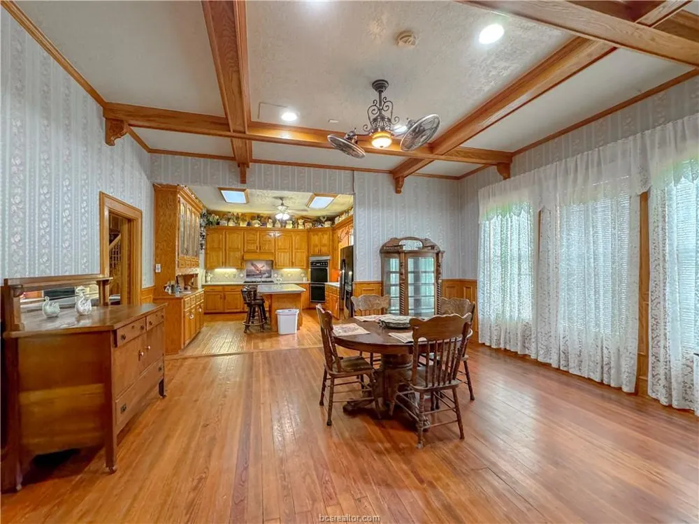106 S Logan Avenue Bryan, TX 77803