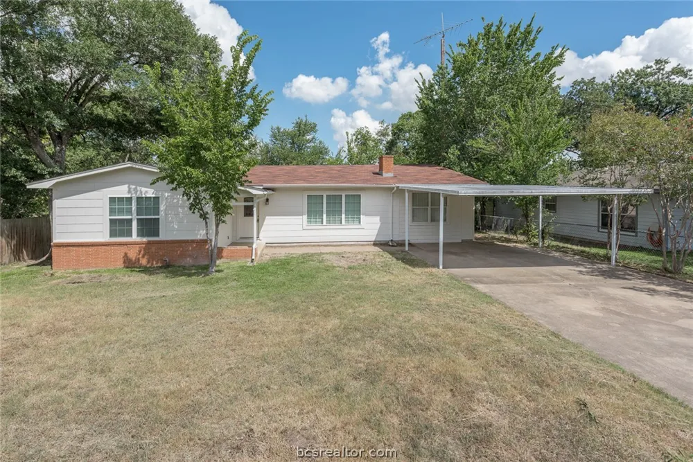 404 Day Avenue Bryan, TX 77801