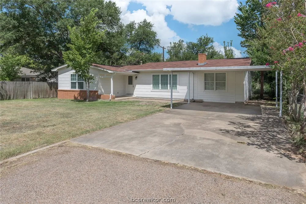 404 Day Avenue Bryan, TX 77801