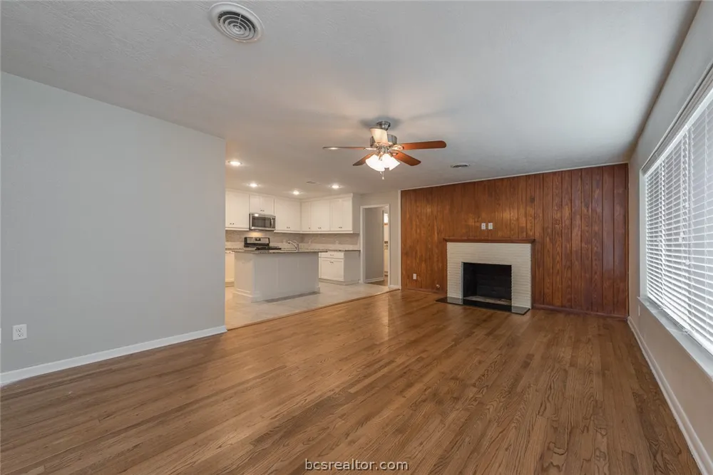 404 Day Avenue Bryan, TX 77801