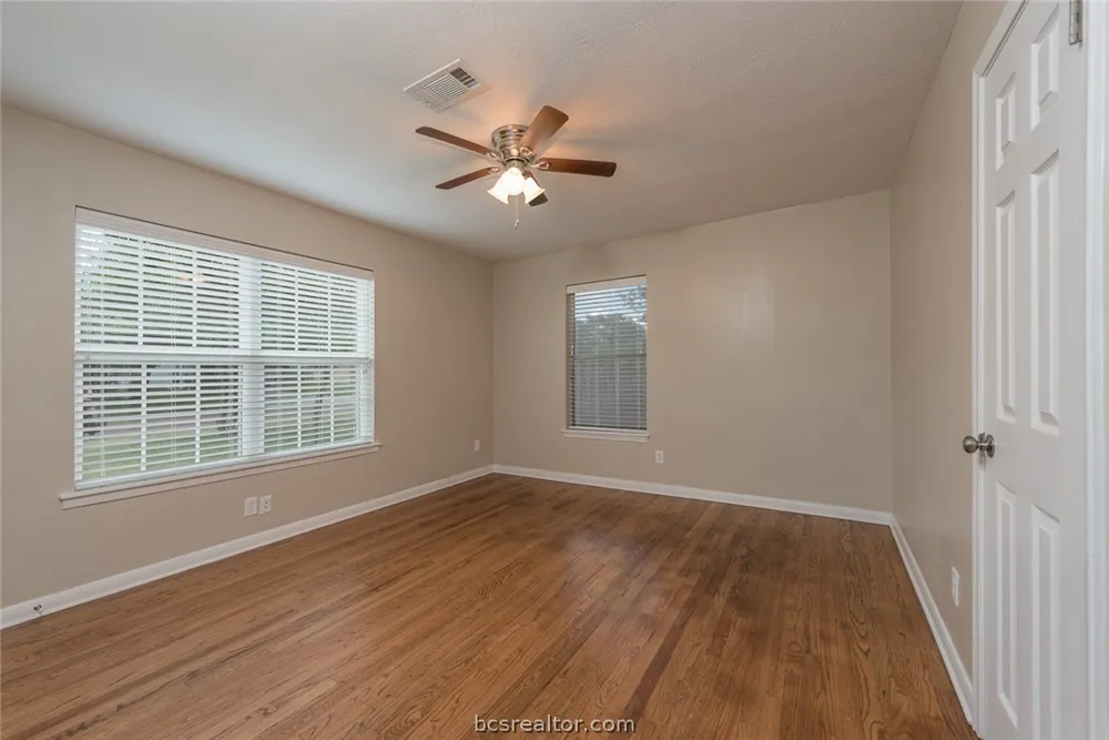 404 Day Avenue Bryan, TX 77801