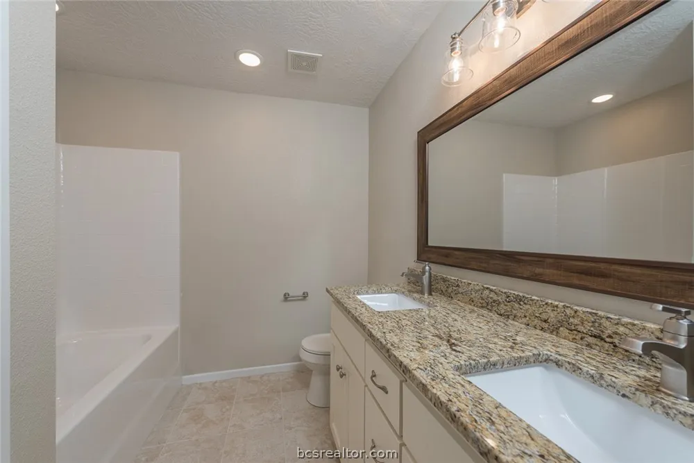 404 Day Avenue Bryan, TX 77801