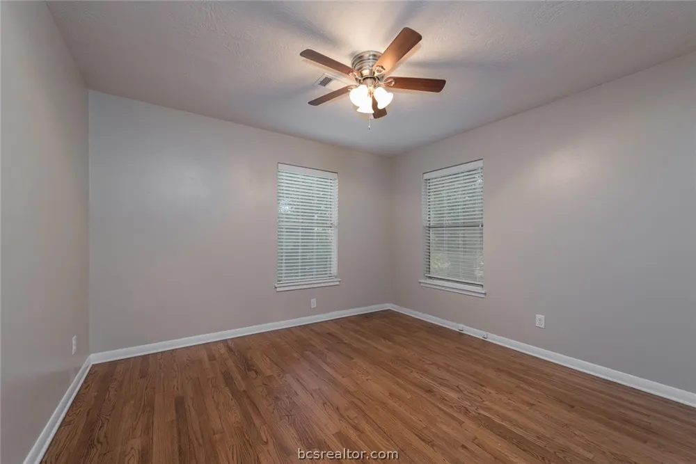 404 Day Avenue Bryan, TX 77801