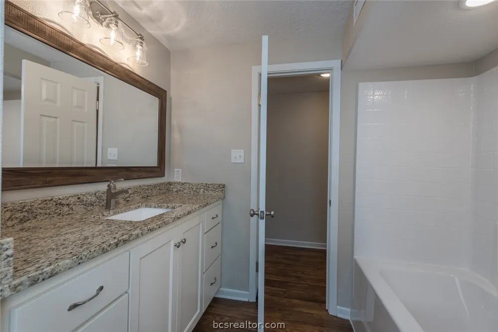 404 Day Avenue Bryan, TX 77801