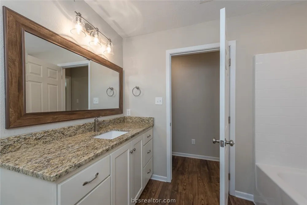 404 Day Avenue Bryan, TX 77801