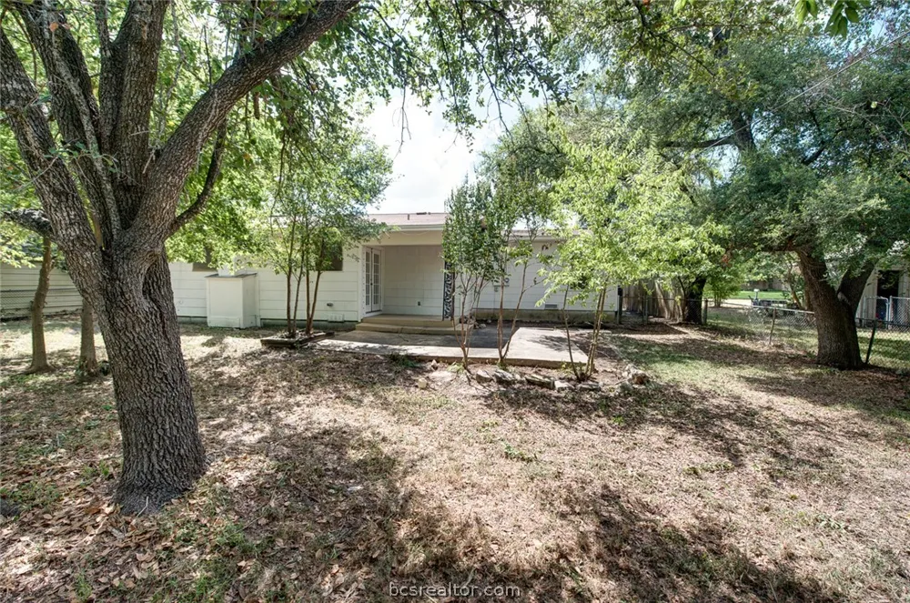 404 Day Avenue Bryan, TX 77801
