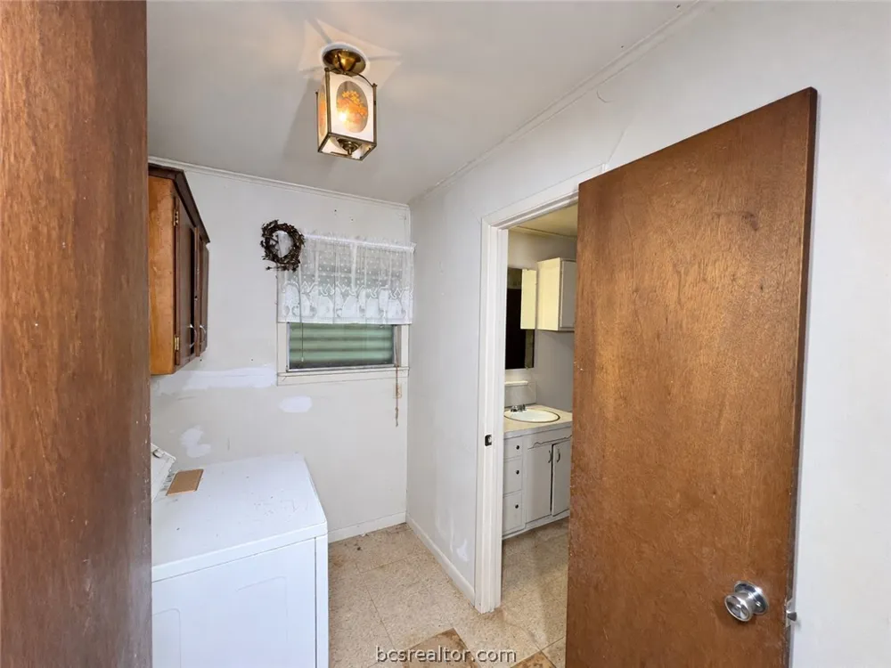 300 Elm S Cameron, TX 76520