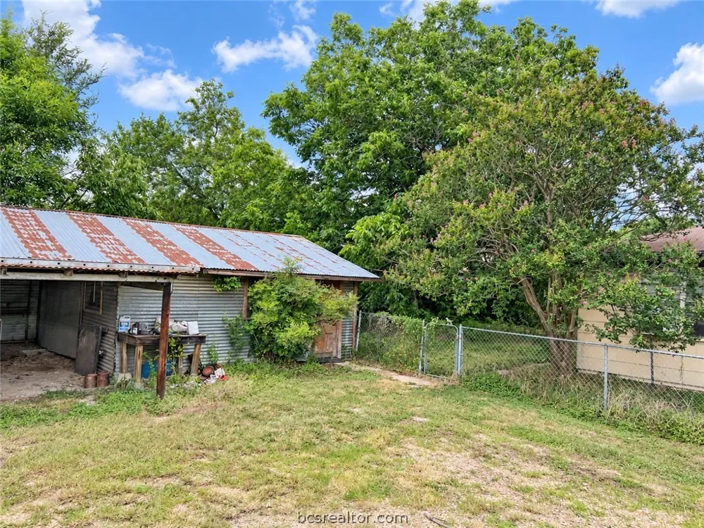 300 Elm S Cameron, TX 76520