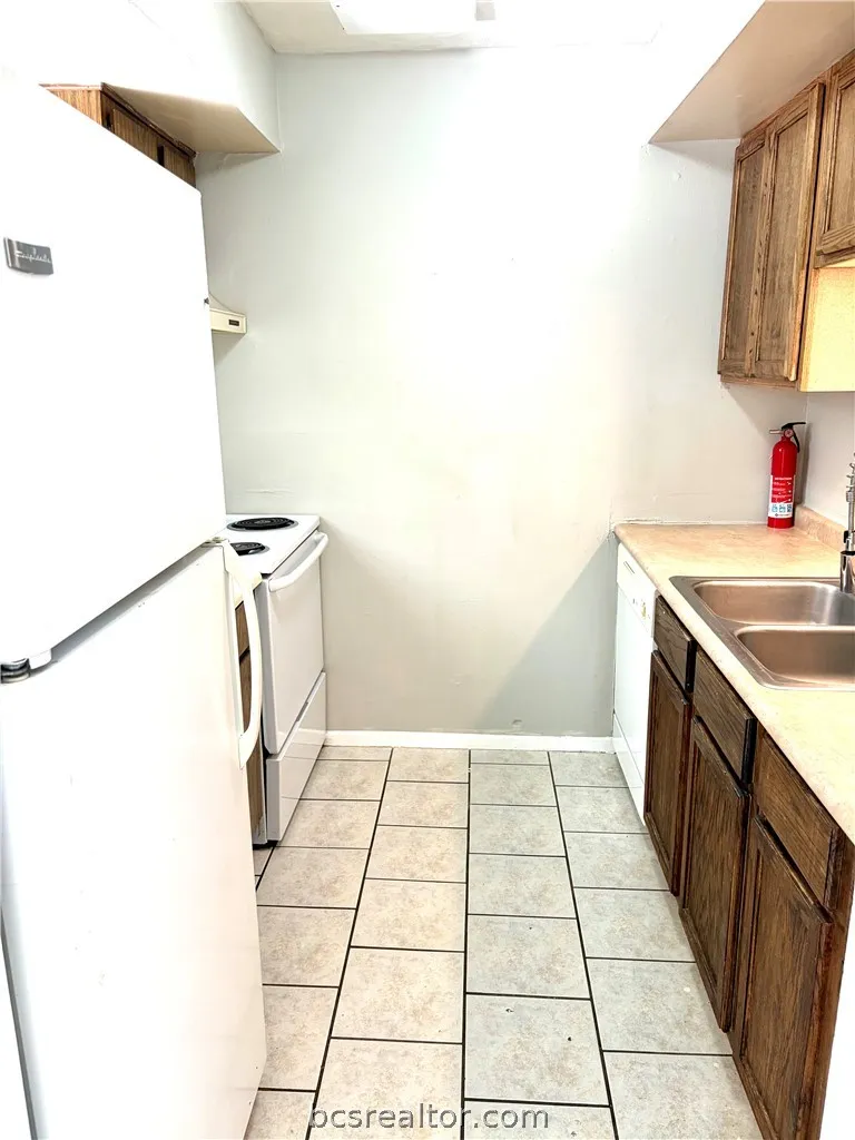 2406 Blanco Drive #D College Station, TX 77845