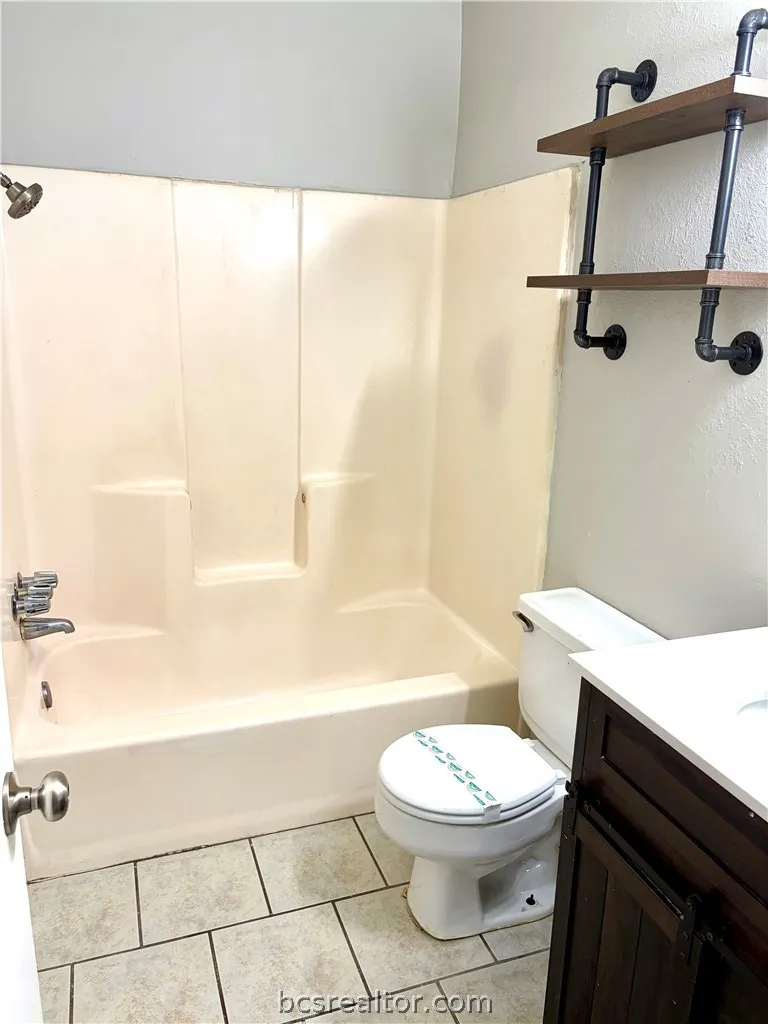 2406 Blanco Drive #D College Station, TX 77845