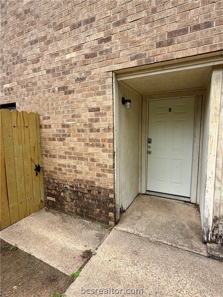 2406 Blanco Drive #D College Station, TX 77845
