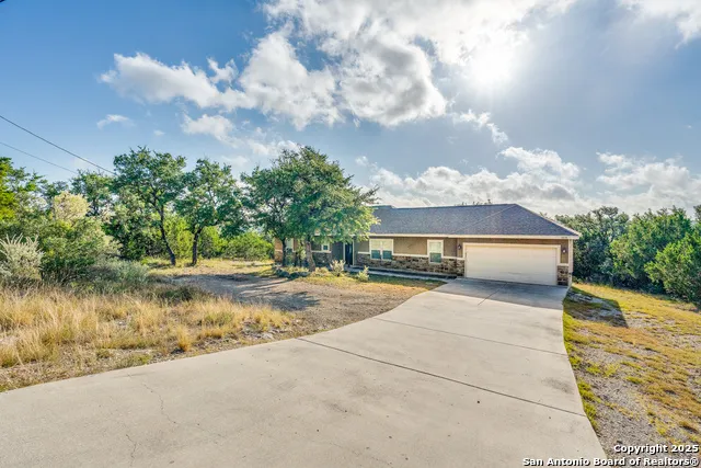 1131 ROCKY RIDGE LOOP Canyon Lake, TX 78133