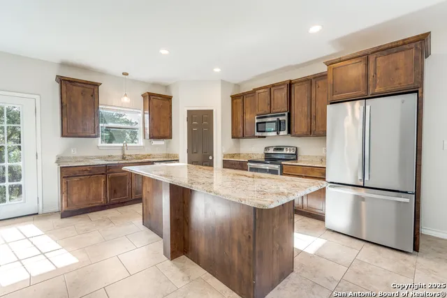 1131 ROCKY RIDGE LOOP Canyon Lake, TX 78133