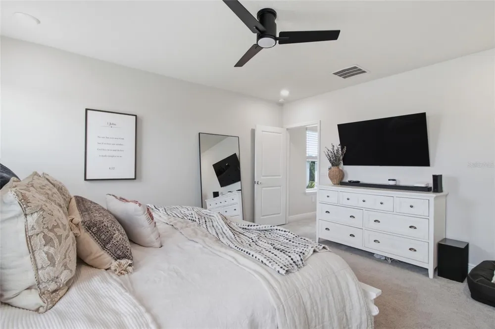 17656 CANTARINA COVE Bradenton, FL 34211