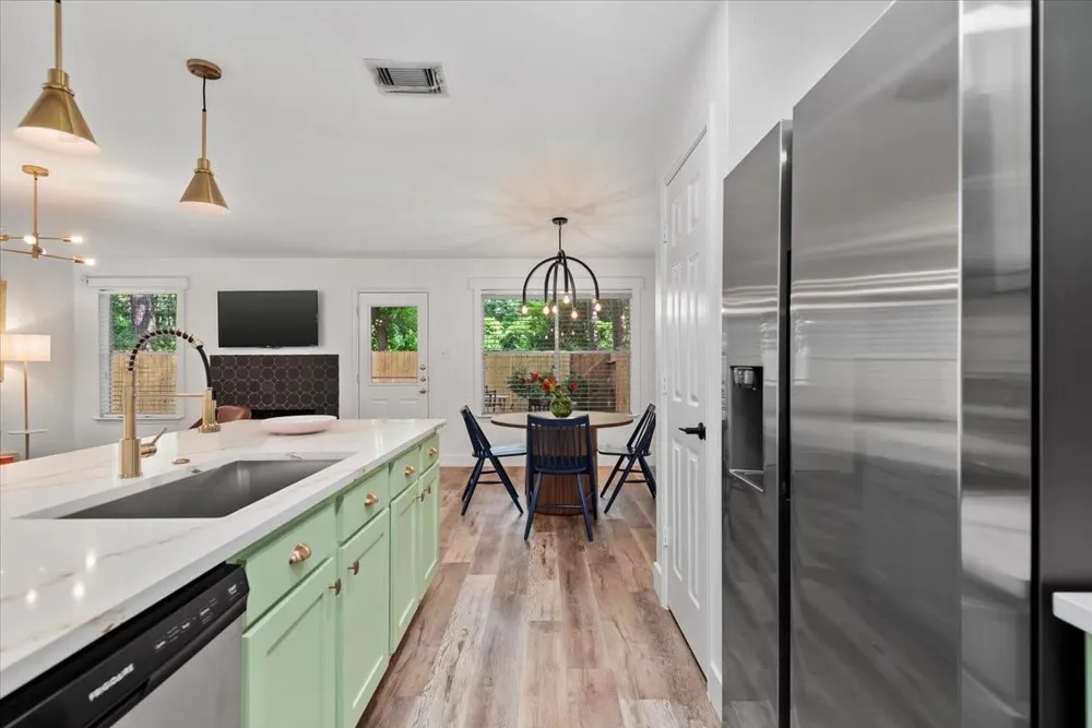 14 Yarrow Court The Woodlands, TX 77382