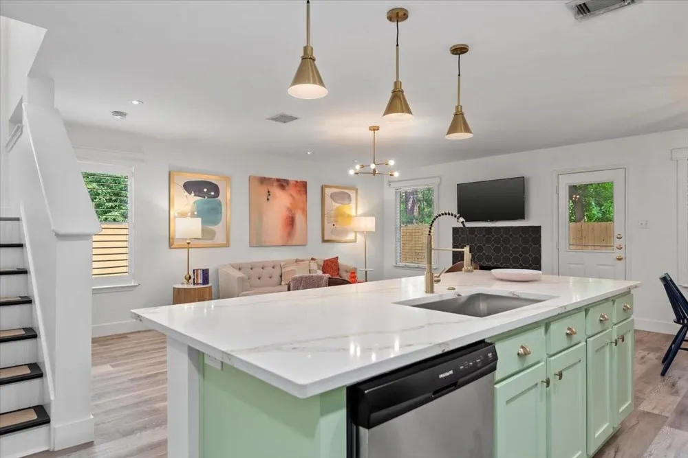 14 Yarrow Court The Woodlands, TX 77382