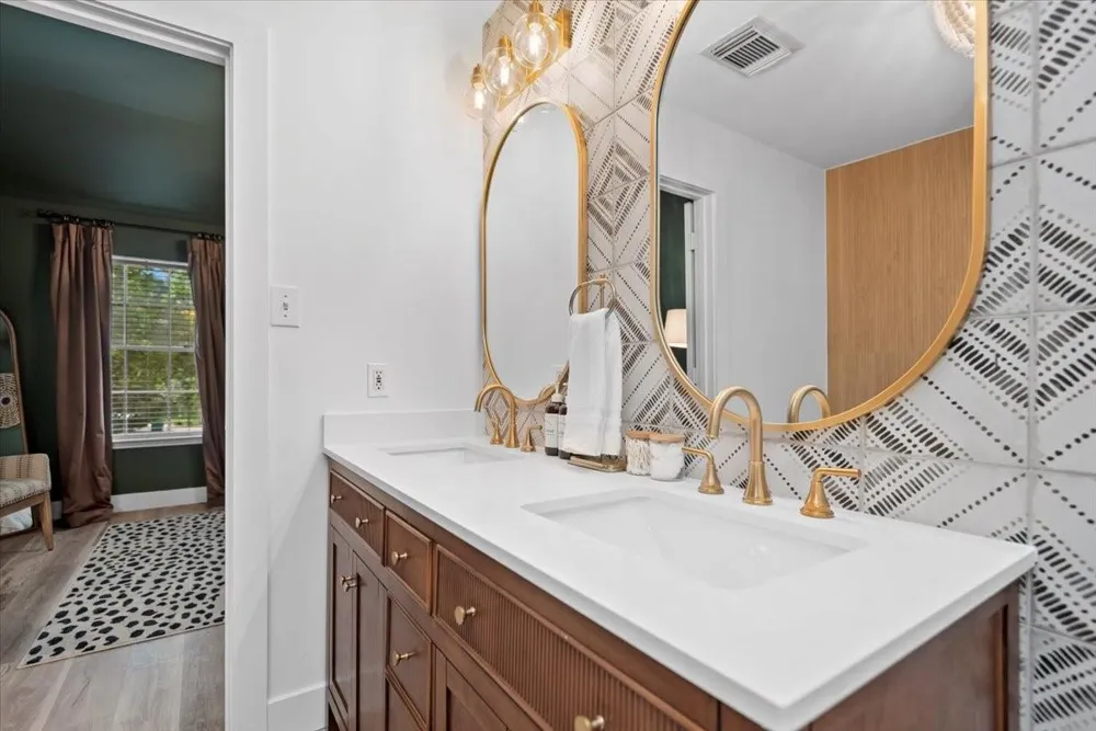 14 Yarrow Court The Woodlands, TX 77382