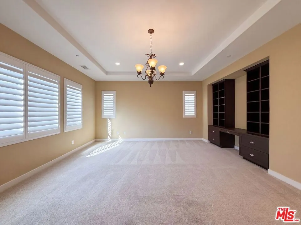 627 E Orange Blossom Way Azusa, CA 91702