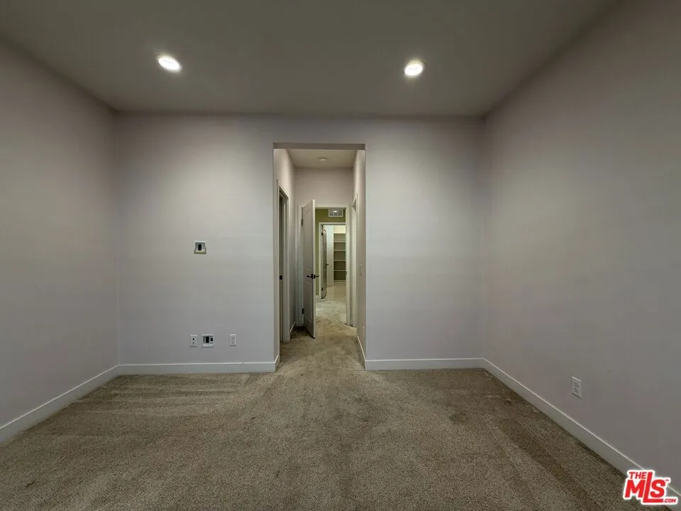 627 E Orange Blossom Way Azusa, CA 91702