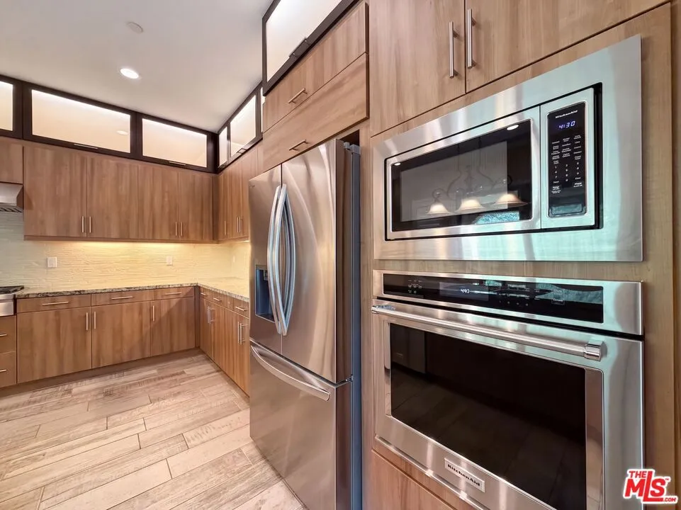 627 E Orange Blossom Way Azusa, CA 91702