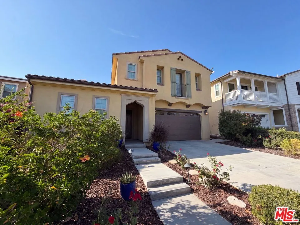 627 E Orange Blossom Way Azusa, CA 91702