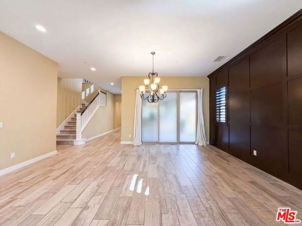627 E Orange Blossom Way Azusa, CA 91702