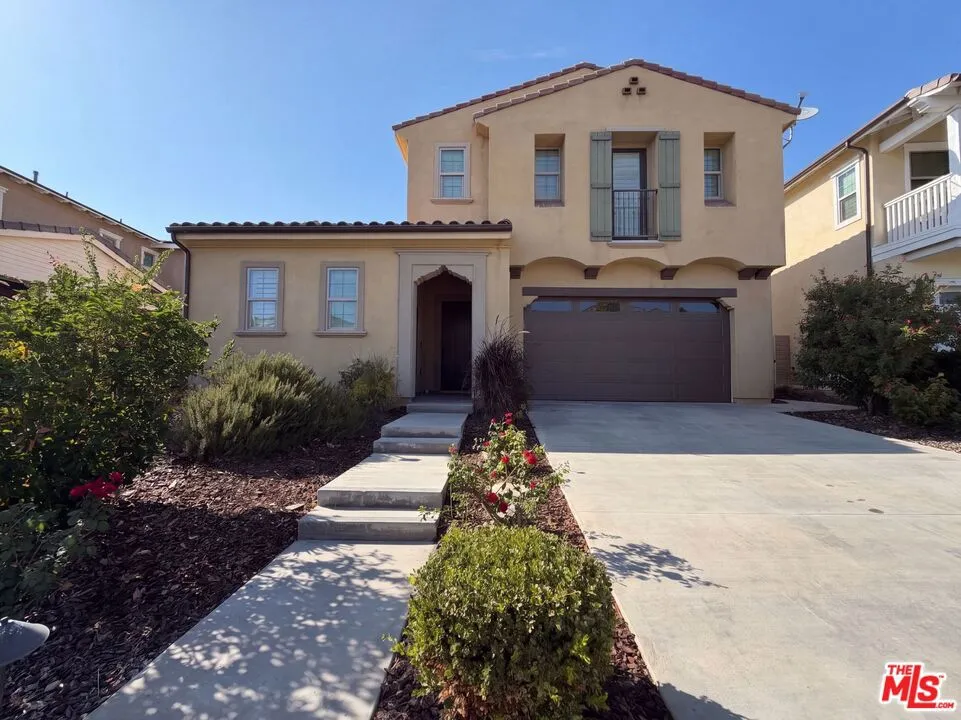 627 E Orange Blossom Way Azusa, CA 91702