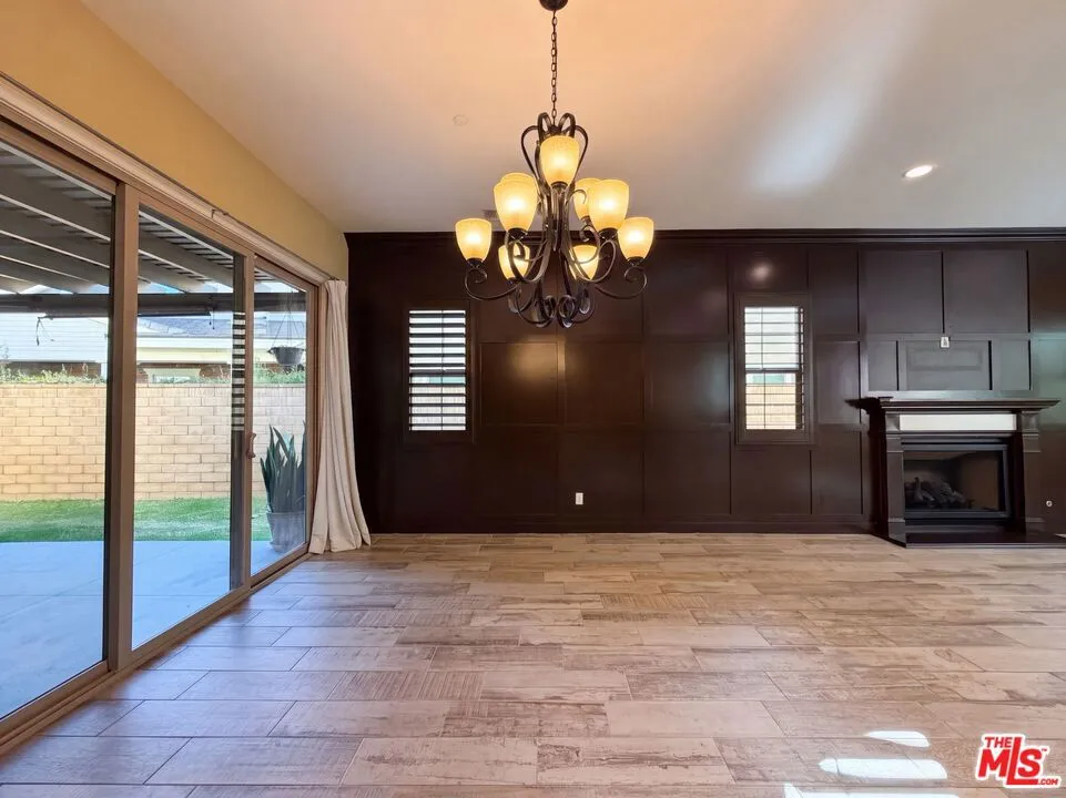 627 E Orange Blossom Way Azusa, CA 91702