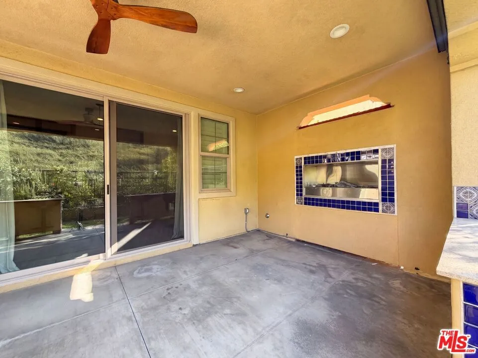 627 E Orange Blossom Way Azusa, CA 91702