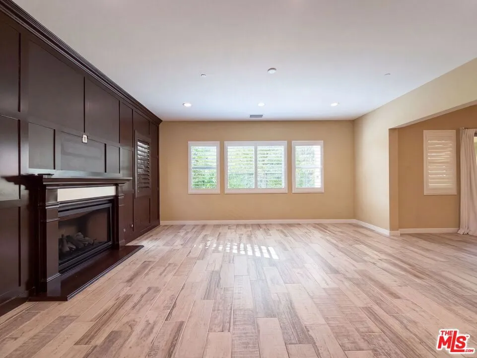 627 E Orange Blossom Way Azusa, CA 91702