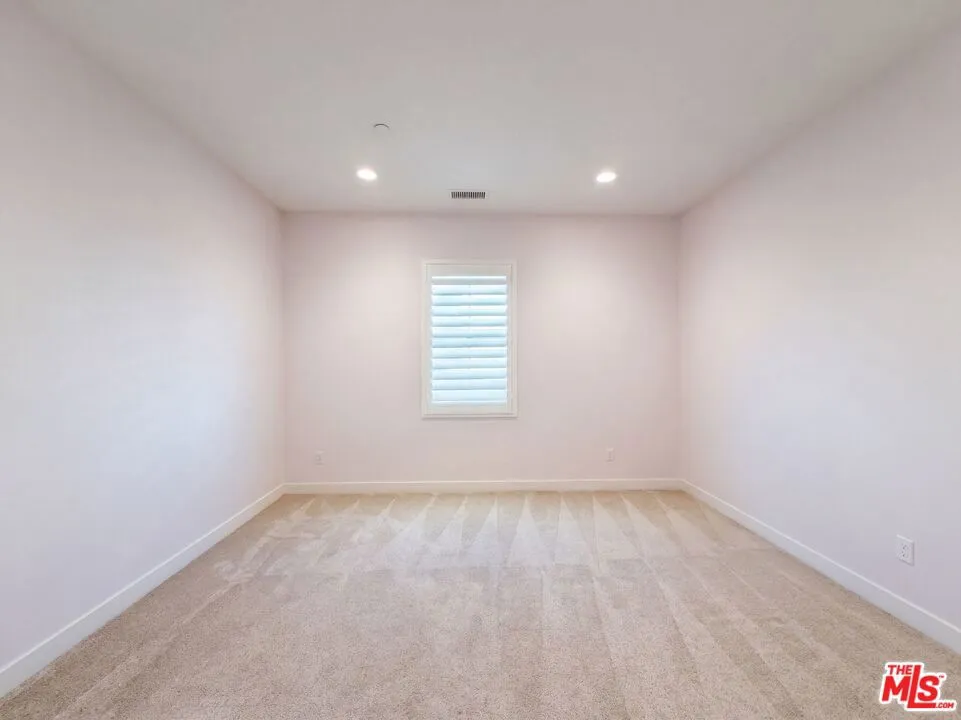 627 E Orange Blossom Way Azusa, CA 91702