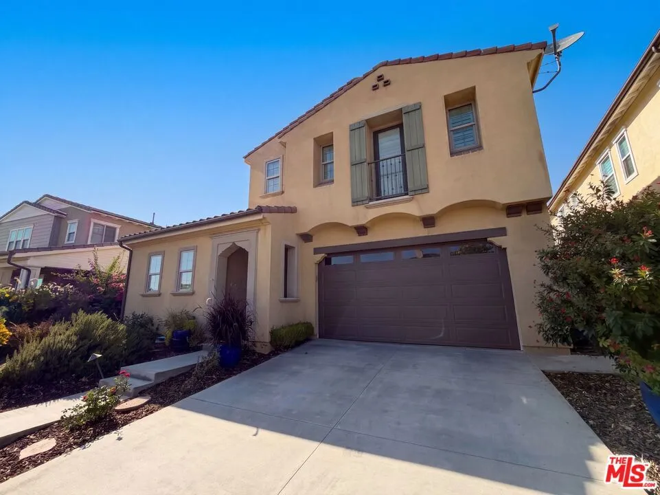 627 E Orange Blossom Way Azusa, CA 91702