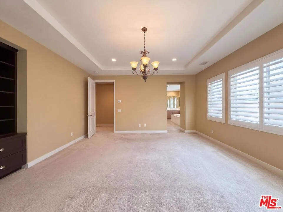 627 E Orange Blossom Way Azusa, CA 91702