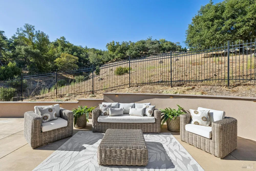 3714 Autumn Glen Court Santa Rosa, CA 95403