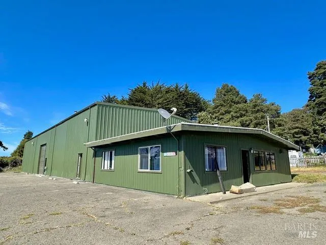 32940 Collins Lane Fort Bragg, CA 95437