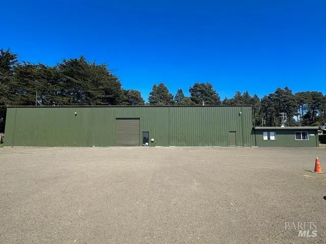 32940 Collins Lane Fort Bragg, CA 95437