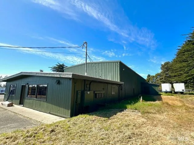 32940 Collins Lane Fort Bragg, CA 95437