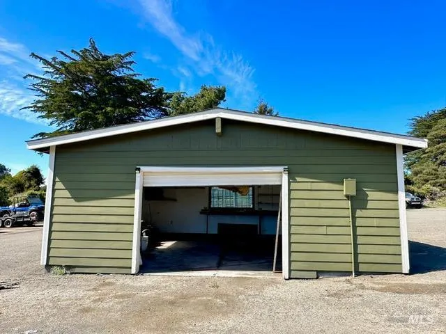 32940 Collins Lane Fort Bragg, CA 95437