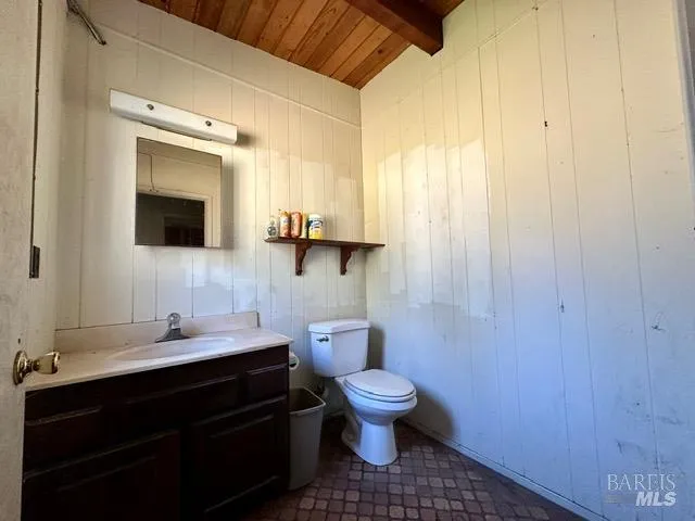 32940 Collins Lane Fort Bragg, CA 95437