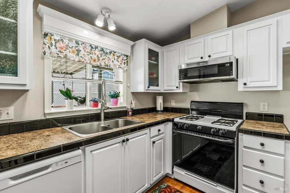 415 Oak Drive Napa, CA 94558