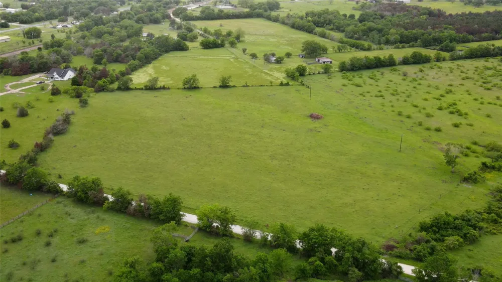 6348 County Road 122 Iola, TX 77861