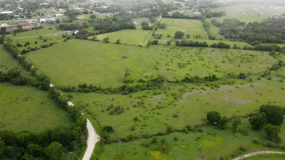 6348 County Road 122 Iola, TX 77861