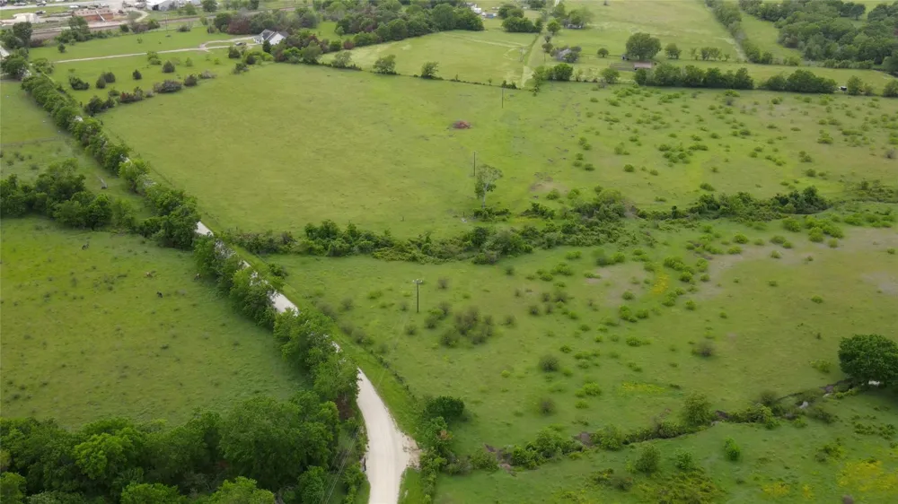 6348 County Road 122 Iola, TX 77861