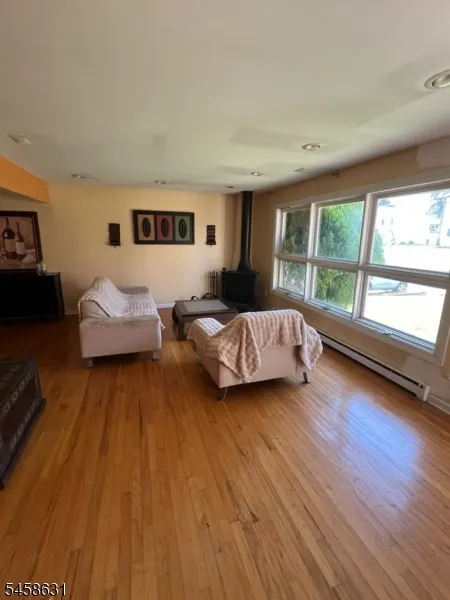 68 Westland Rd Cedar Grove, NJ 07009