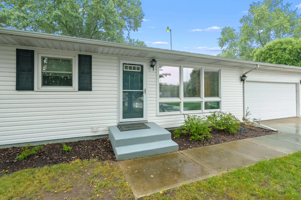10541 S Sprinkle Road Vicksburg, MI 49097