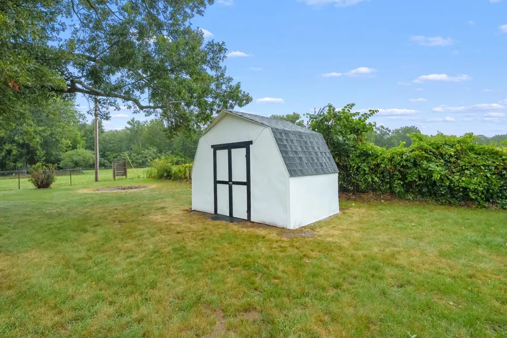 10541 S Sprinkle Road Vicksburg, MI 49097