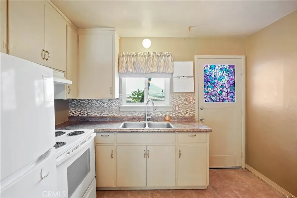 2705 Oakhurst Clearlake, CA 95422